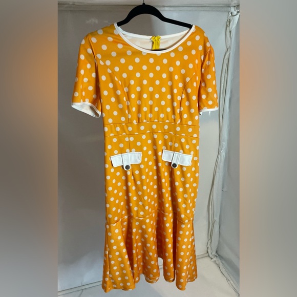 Source Unknown Dresses & Skirts - Orange With White Polka Dots Dress size XL